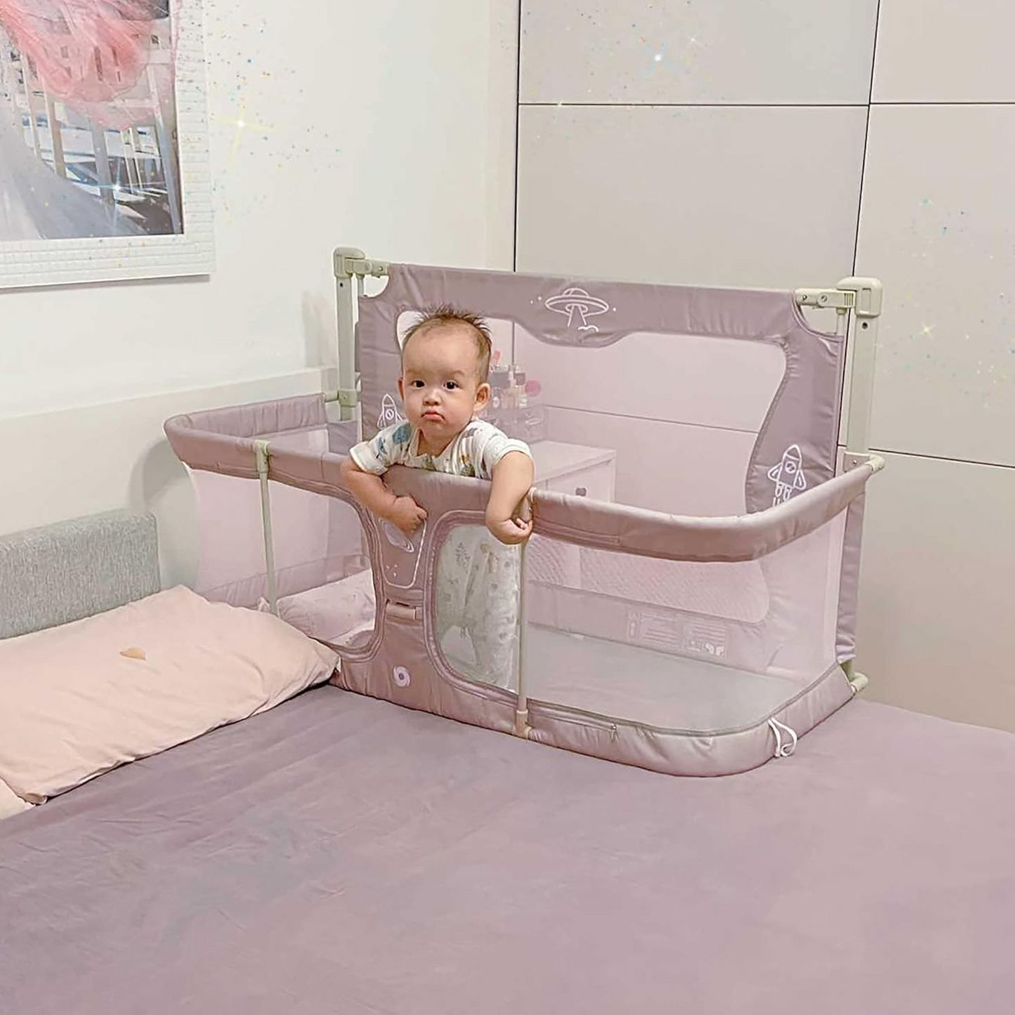 Multifunctional baby bed with foldable crib design